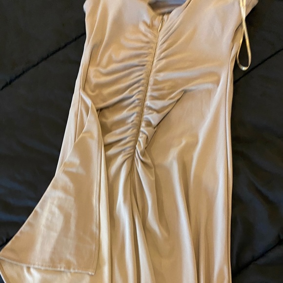 Full length formal dress - worn once 6p - Picture 6 of 10